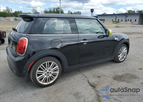 2021 Mini Cooper Se z USA, uszkodzony, nr VIN WMWXP3C04M2P21453